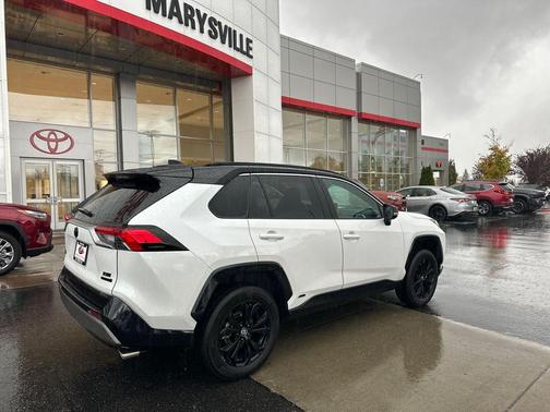2023 Toyota RAV4 Hybrid SE