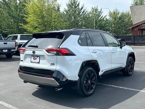 2025 Toyota RAV4 Hybrid SE
