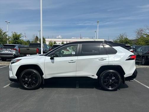 2025 Toyota RAV4 Hybrid SE