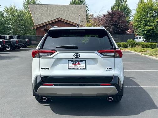 2025 Toyota RAV4 Hybrid SE