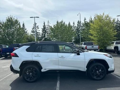 2025 Toyota RAV4 Hybrid SE