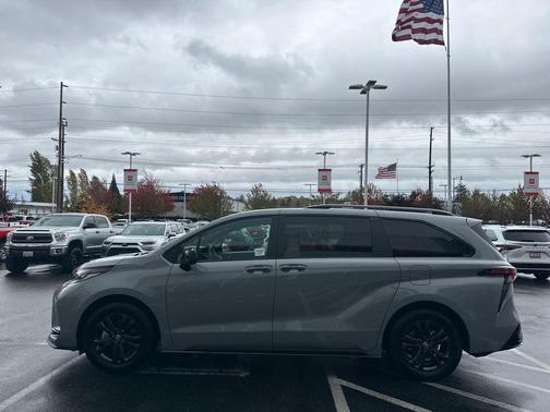 2025 Toyota Sienna XSE 7 Passenger