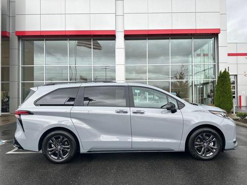 2025 Toyota Sienna XSE 7 Passenger