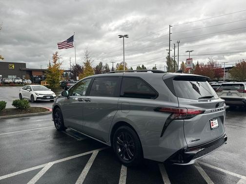 2025 Toyota Sienna XSE 7 Passenger
