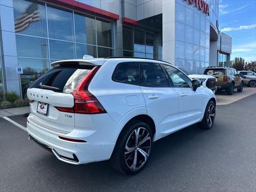 2025 Volvo XC60 Plug-In Hybrid T8 Ultra