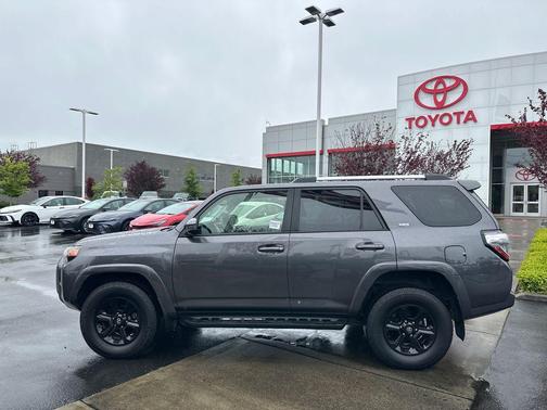 Magnetic Gray Metallic 2022 Toyota 4Runner SR5