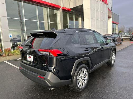 2025 Toyota RAV4 XLE Premium