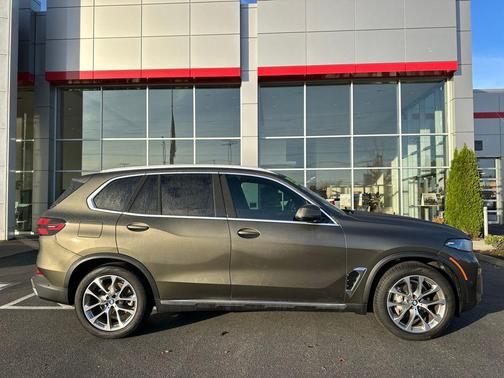 2025 BMW X5 xDrive40i