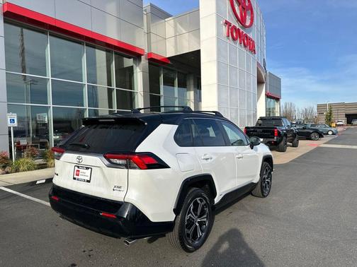 2025 Toyota RAV4 Hybrid SE