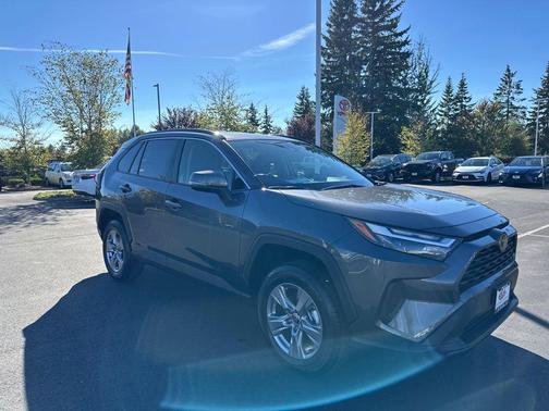 2025 Toyota RAV4 Hybrid LE
