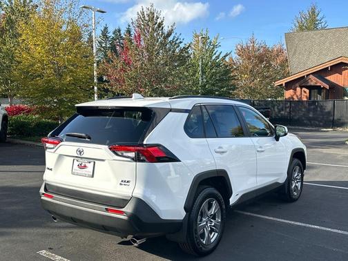 2025 Toyota RAV4 Hybrid XLE