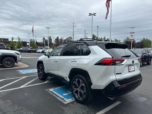 2025 Toyota RAV4 Hybrid SE