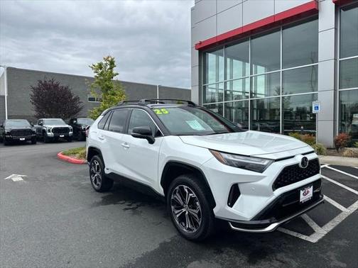 2025 Toyota RAV4 Hybrid SE