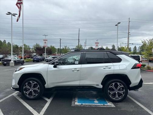 2025 Toyota RAV4 Hybrid SE