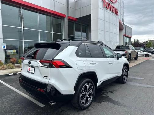 2025 Toyota RAV4 Hybrid SE