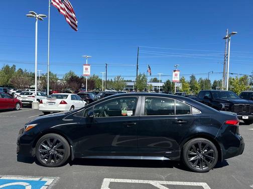 2024 Toyota Corolla Hybrid SE