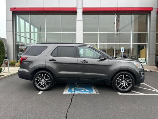 2017 Ford Explorer sport