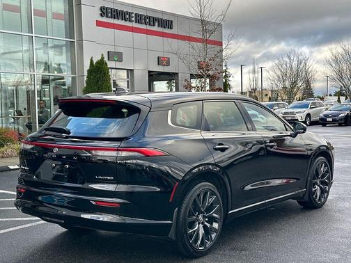 2025 Toyota Crown Signia Limited