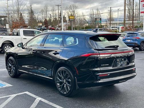 2025 Toyota Crown Signia Limited