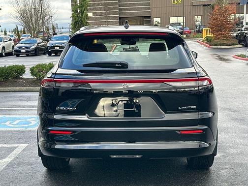 2025 Toyota Crown Signia Limited