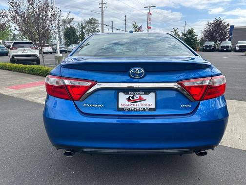 Blue Streak Metallic 2017 Toyota Camry XSE