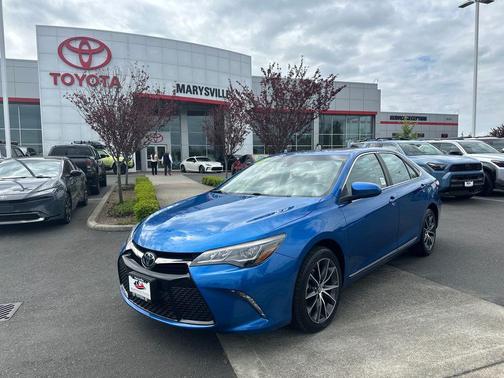 Blue Streak Metallic 2017 Toyota Camry XSE