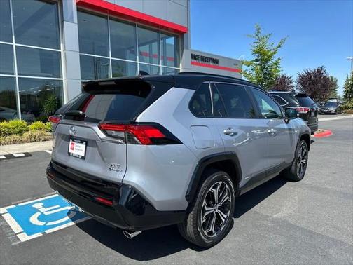 2025 Toyota RAV4 Hybrid SE