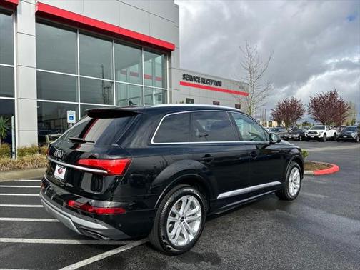 2025 Audi Q7 45 Premium