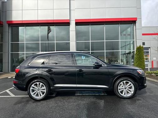 2025 Audi Q7 45 Premium