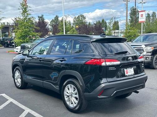 2024 Toyota Corolla Cross LE