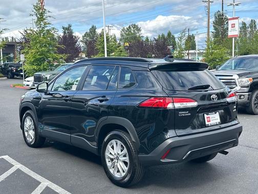 2024 Toyota Corolla Cross LE