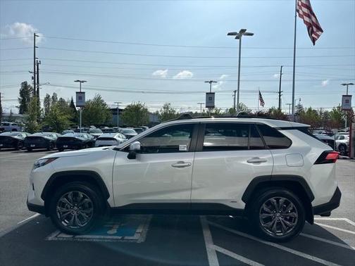 2023 Toyota RAV4 Hybrid XLE Premium