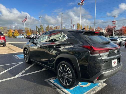 2025 Lexus UX 300h Base