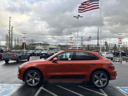 2022 Porsche Macan S