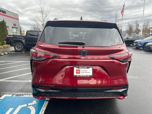 2025 Toyota Sienna XSE 7 Passenger