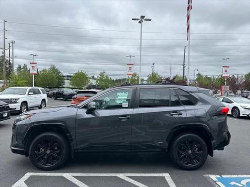 2023 Toyota RAV4 Hybrid SE