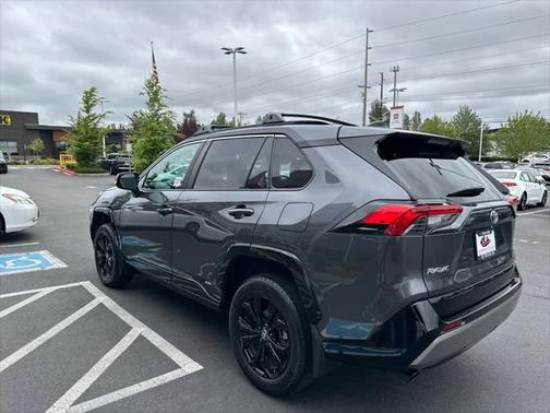 2023 Toyota RAV4 Hybrid SE