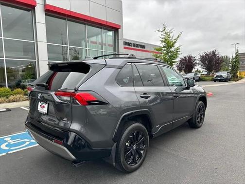 2023 Toyota RAV4 Hybrid SE