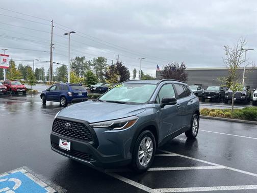 2025 Toyota Corolla Cross LE