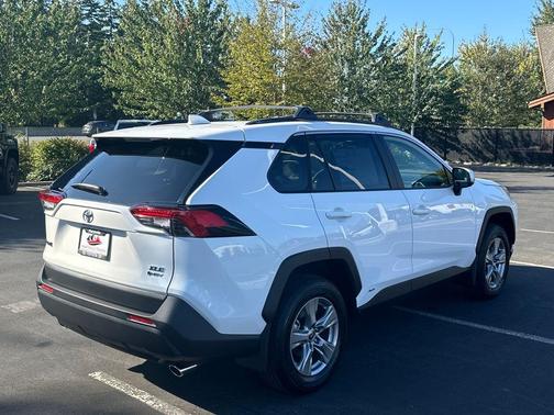 2025 Toyota RAV4 Hybrid XLE