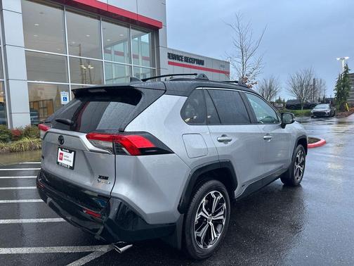 2025 Toyota RAV4 Hybrid SE