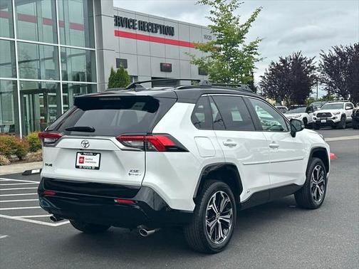 2025 Toyota RAV4 Hybrid SE