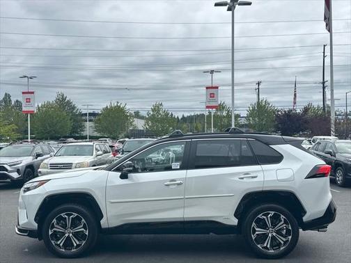2025 Toyota RAV4 Hybrid SE