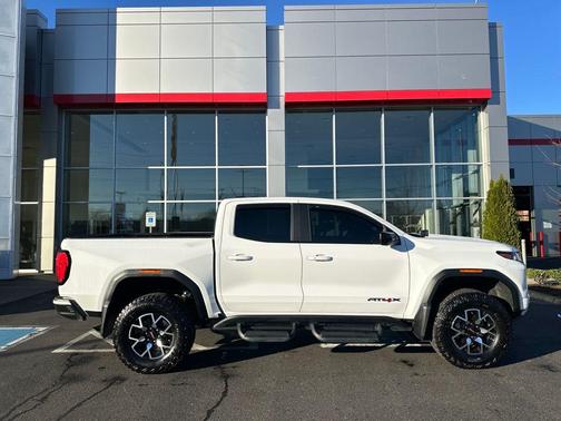 2024 GMC Canyon AT4X