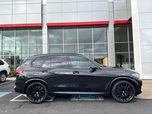 2020 BMW X5 M50i