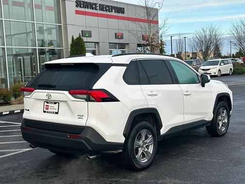 2022 Toyota RAV4 XLE