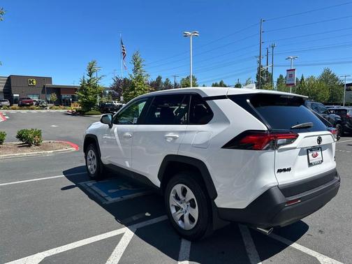 2025 Toyota RAV4 LE