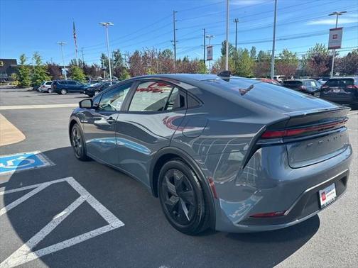 2025 Toyota Prius LE