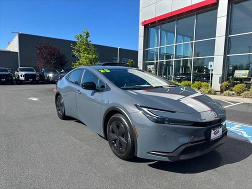 2025 Toyota Prius LE