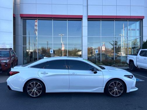 2020 Toyota Avalon XSE